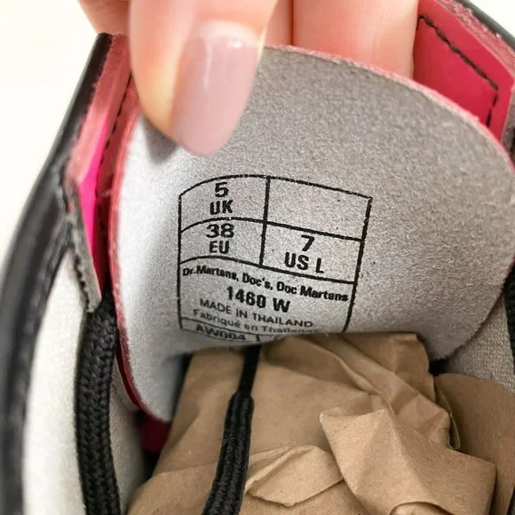 Dr. Martens Hot Pink 1460 Patent Leather Lace Up Combat Ankle Boot Womens Size 7 - Picture 12 of 12